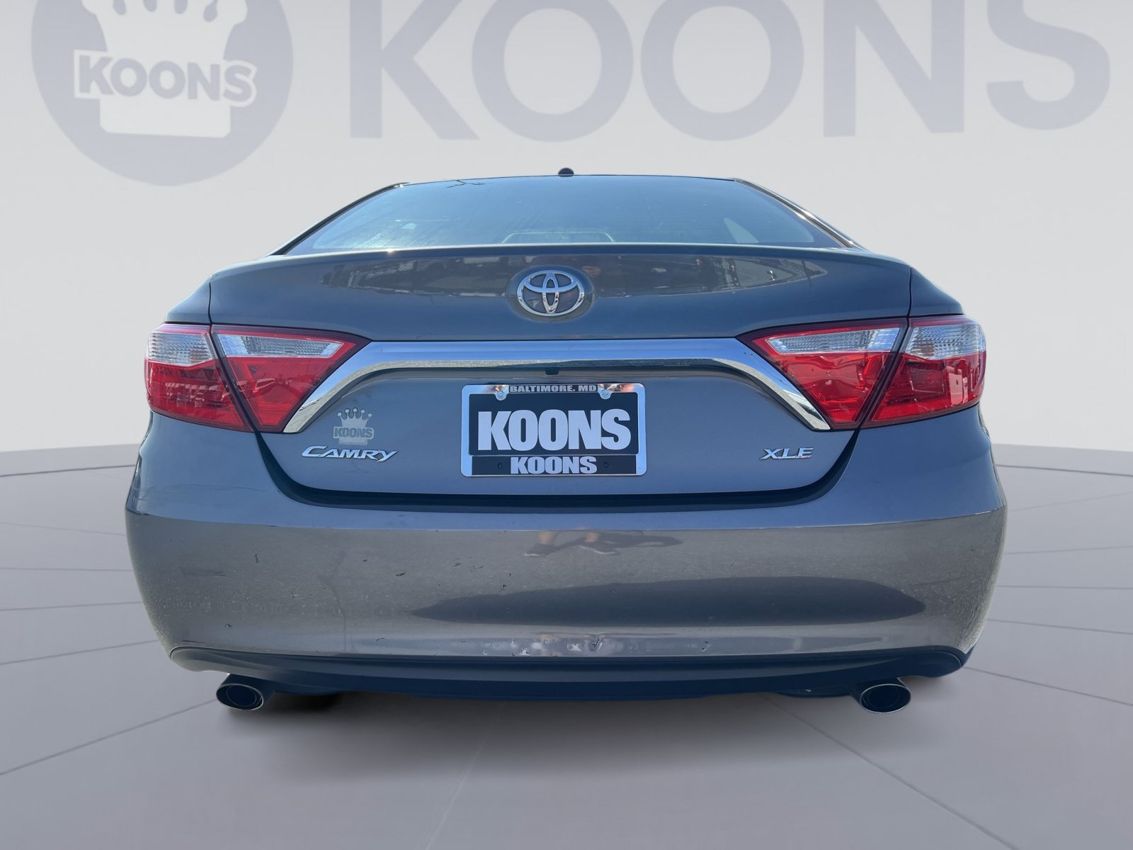 Used 2016 Toyota Camry XLE FWD image 2