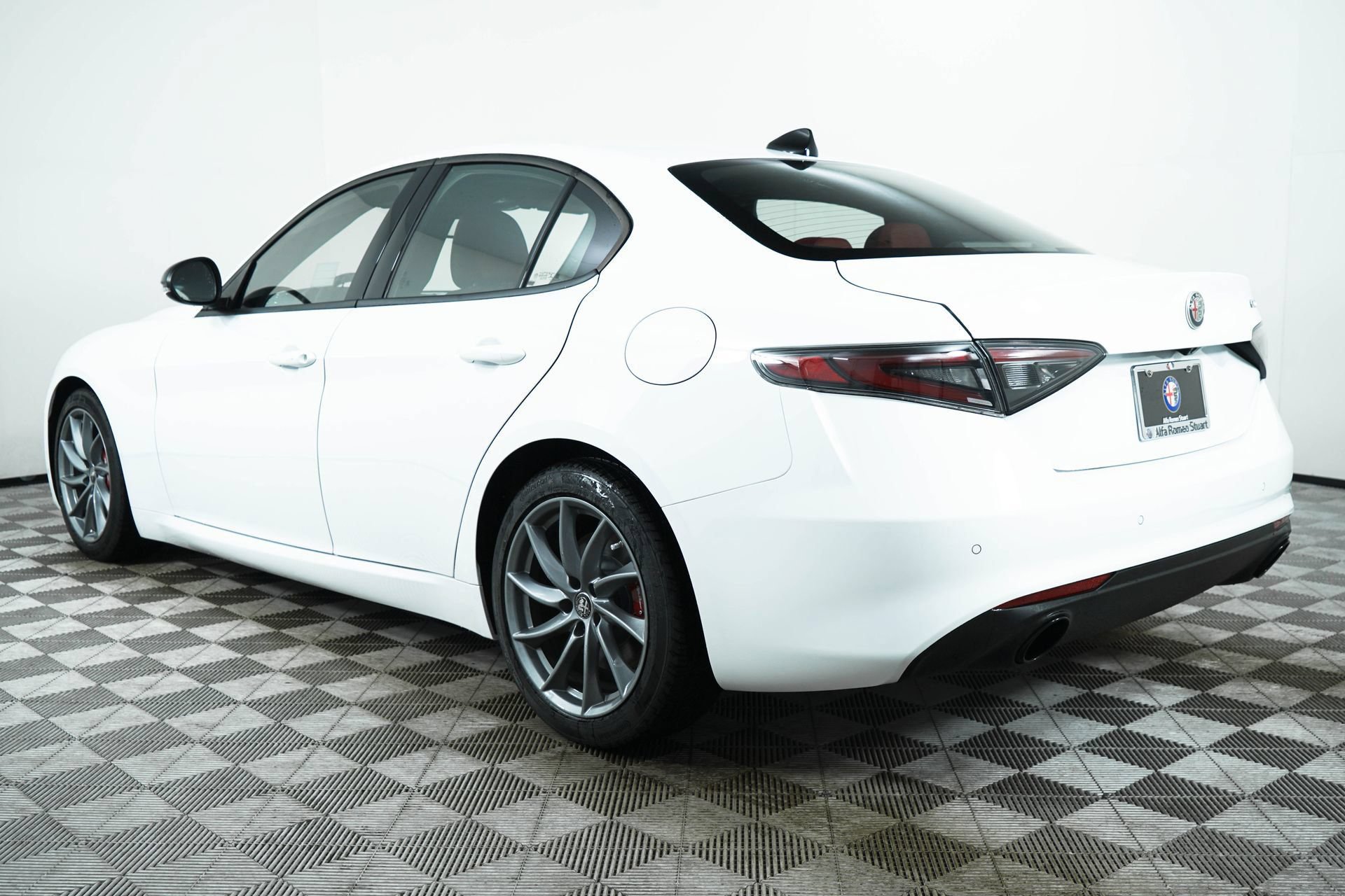 New 2024 Alfa Romeo Giulia Sprint RWD image 5