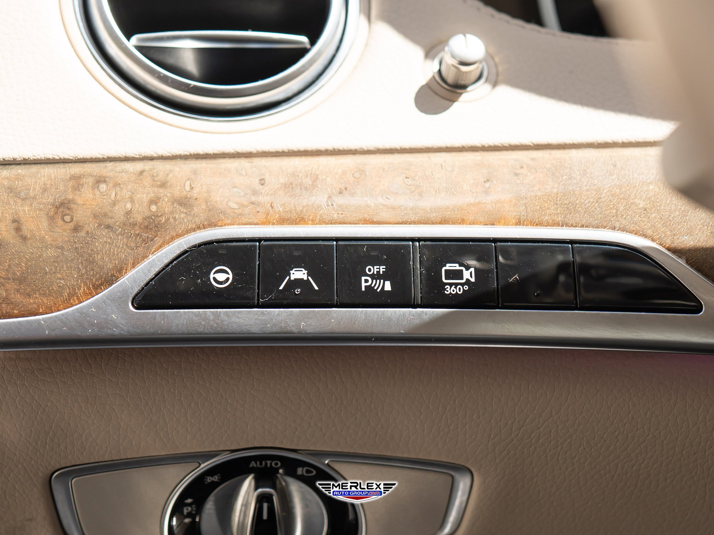 Used 2016 Mercedes-Benz S 550 Sedan image 40