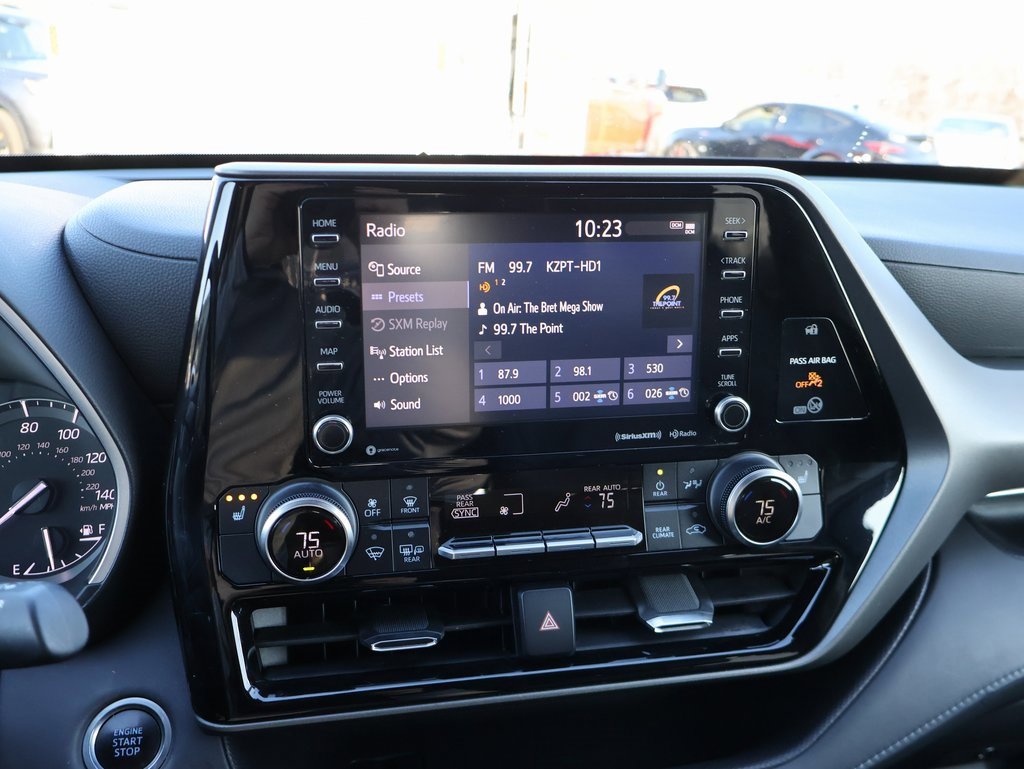 Used 2020 Toyota Highlander XLE image 20