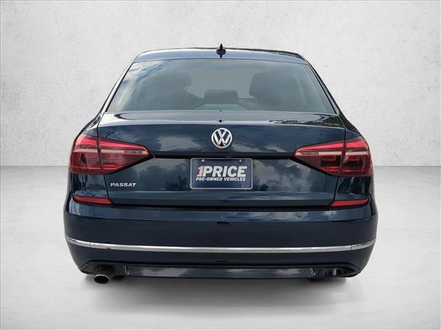 Used 2018 Volkswagen Passat 2.0T R-Line image 6