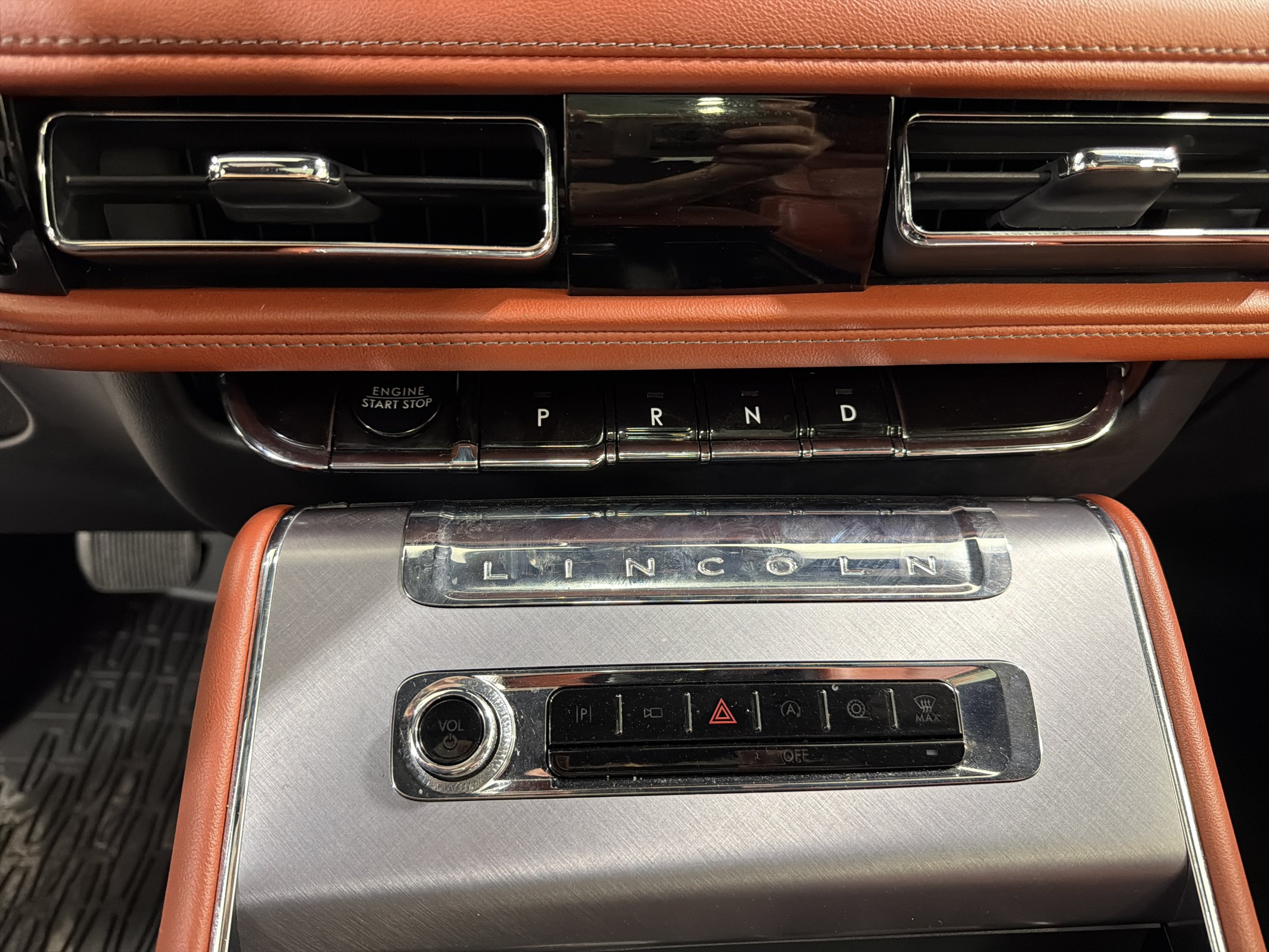 Used 2025 Lincoln Aviator Reserve w/ Equipment Group 201A AWD/4WD image 18