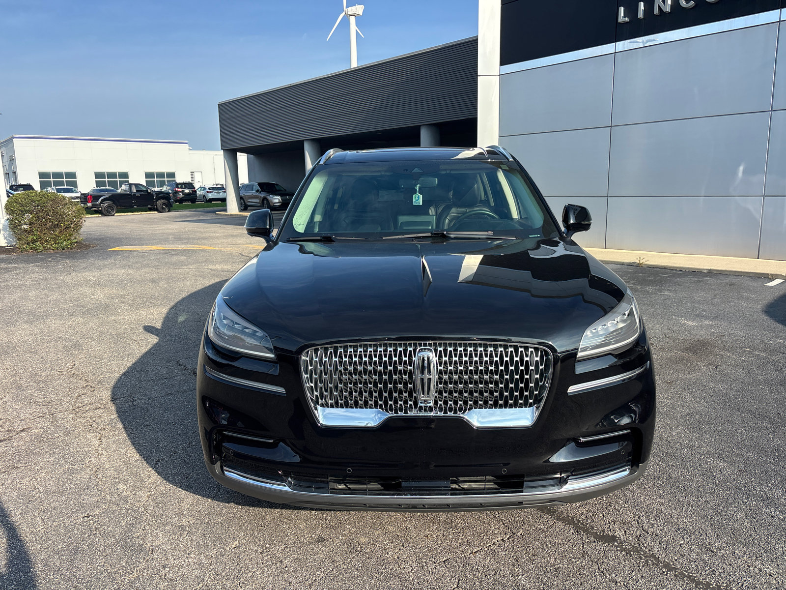 Certified 2024 Lincoln Aviator Reserve w/ Equipment Group 201A AWD/4WD image 2