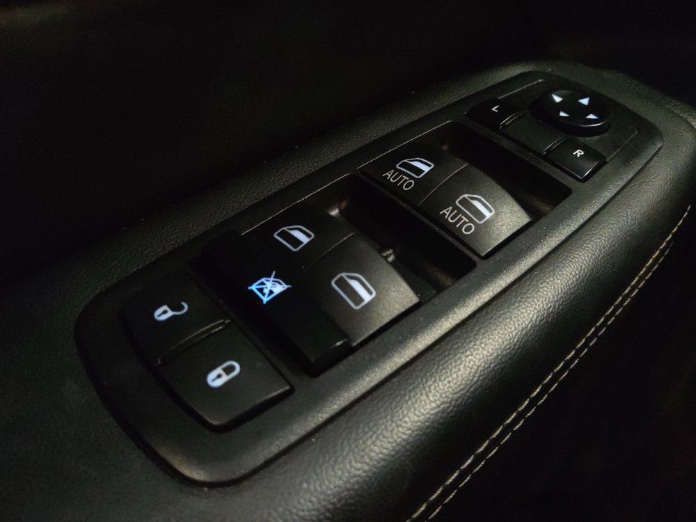 Used 2016 Jeep Grand Cherokee Limited w/ Luxury Group II RWD image 27