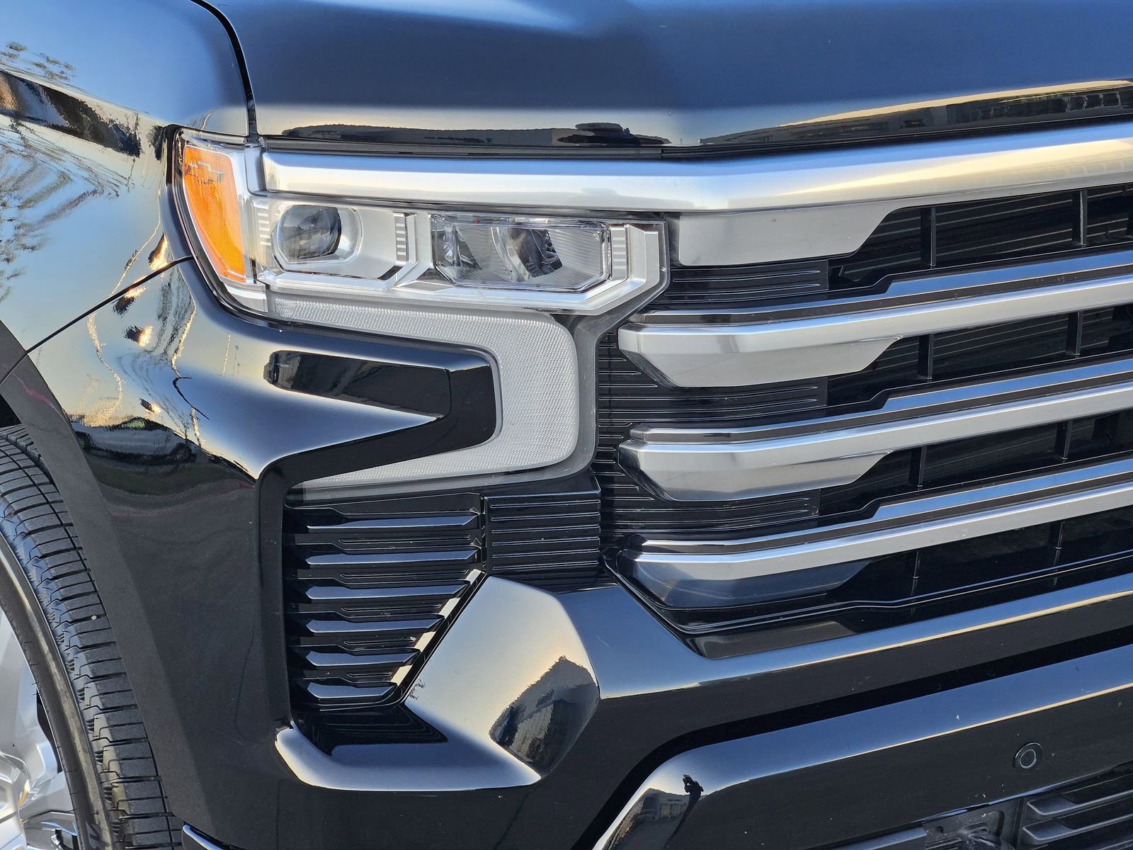 Certified 2024 Chevrolet Silverado 1500 High Country image 10