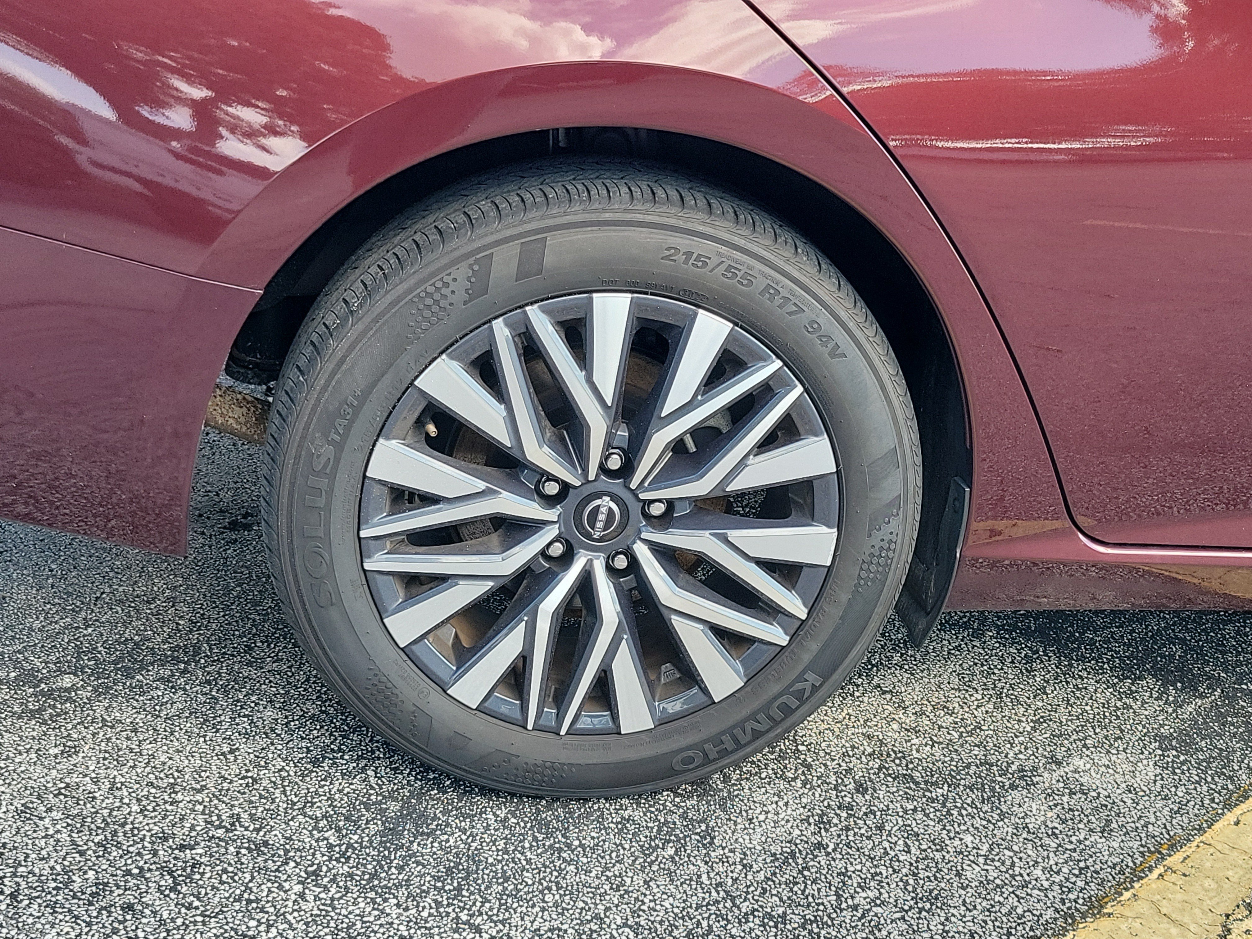 Used 2025 Nissan Altima 2.5 SV FWD image 7
