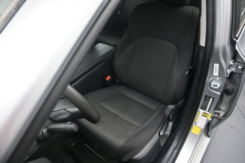 Used 2025 Toyota Camry LE FWD image 10