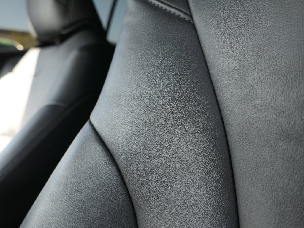 Used 2017 Toyota Prius Prime Advanced w/ Carpet Mat Package FWD image 11