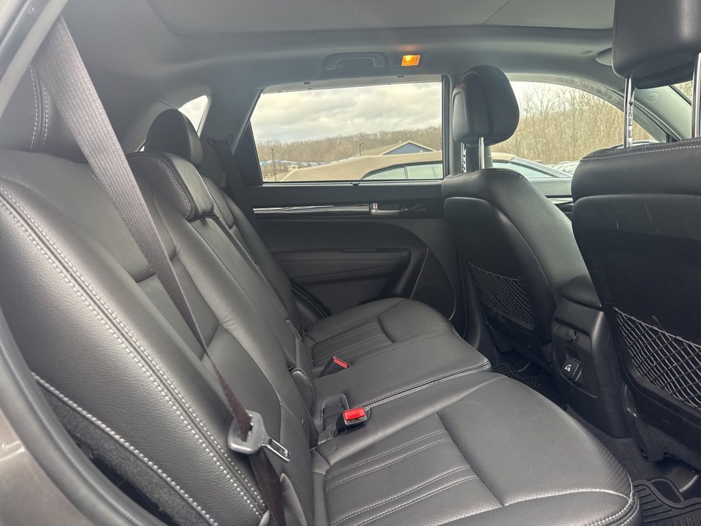Used 2014 Kia Sorento SX image 23