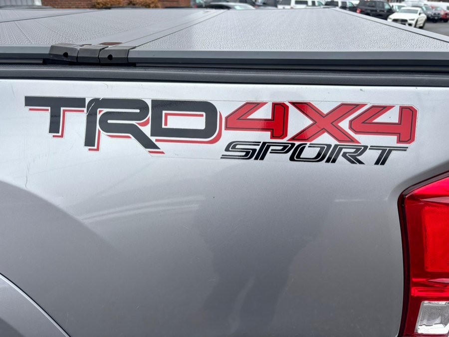Used 2016 Toyota Tacoma TRD Sport w/ Exterior Package AWD/4WD image 30