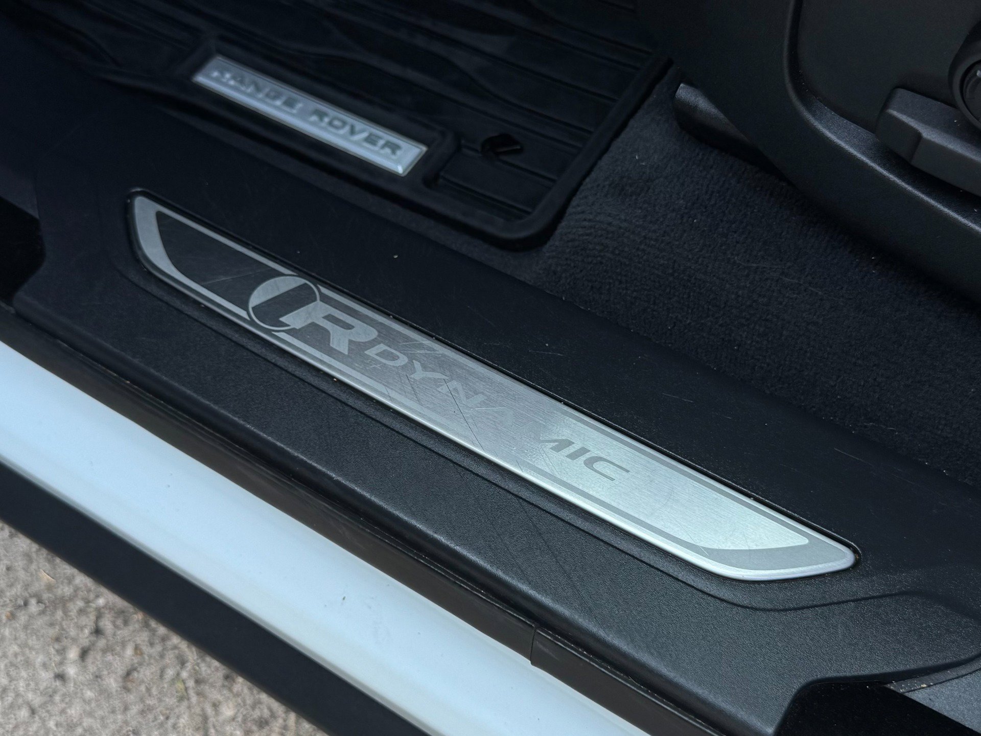 Used 2023 Land Rover Range Rover Velar R-Dynamic S image 94