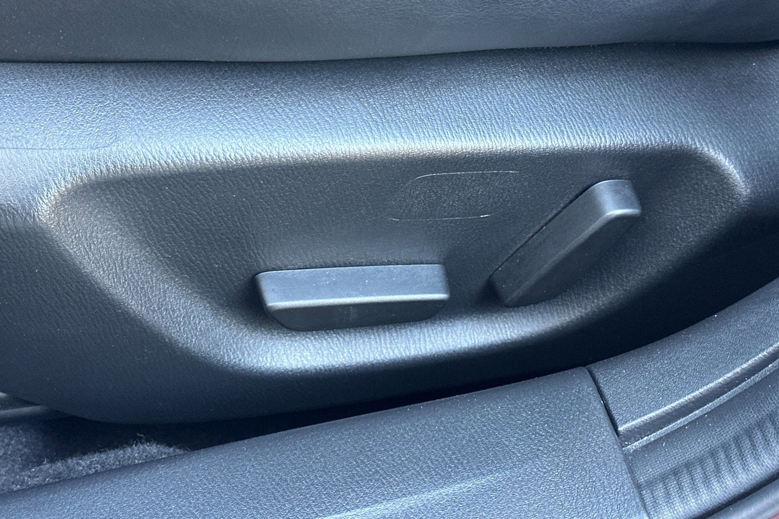 Used 2016 MAZDA MAZDA3 i Grand Touring image 14