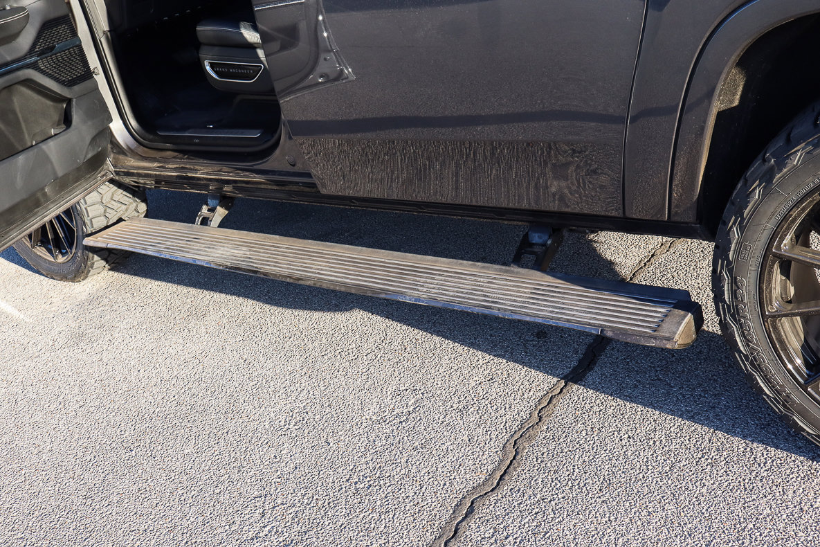 New 2024 Jeep Grand Wagoneer L Series II w/ Quick Order Packagew 28T image 10