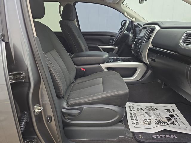 Used 2017 Nissan Titan SV image 35