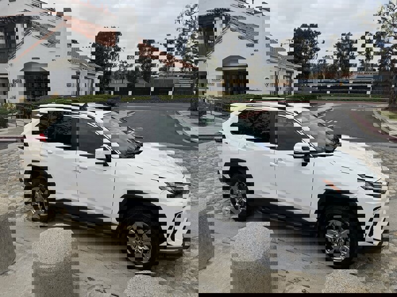 Used 2023 Toyota RAV4 XLE image 9