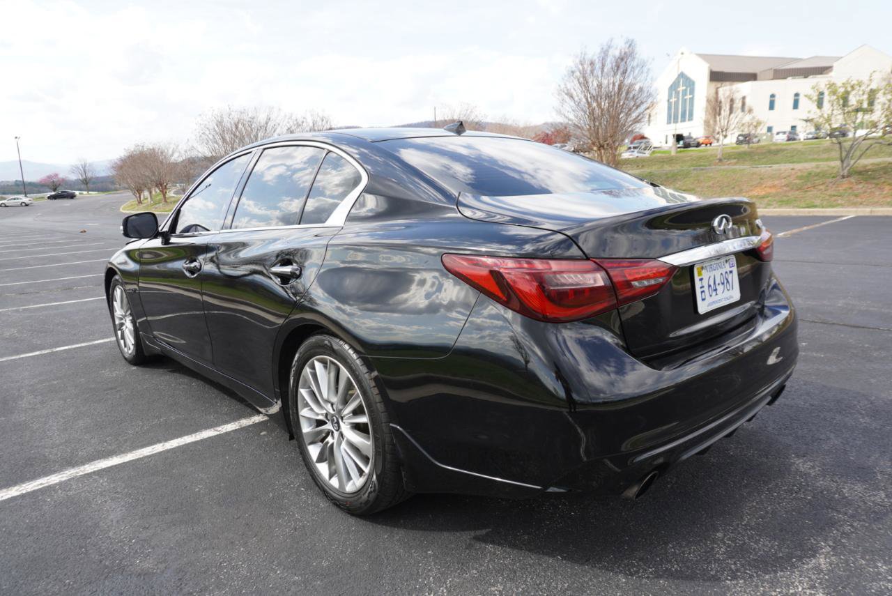 Used 2018 INFINITI Q50 Luxe w/ Cargo Package (L95) image 9