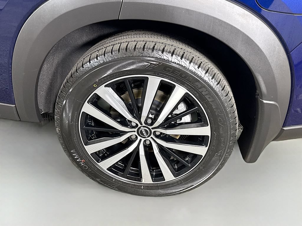 Certified 2025 Nissan Pathfinder Platinum AWD/4WD image 39