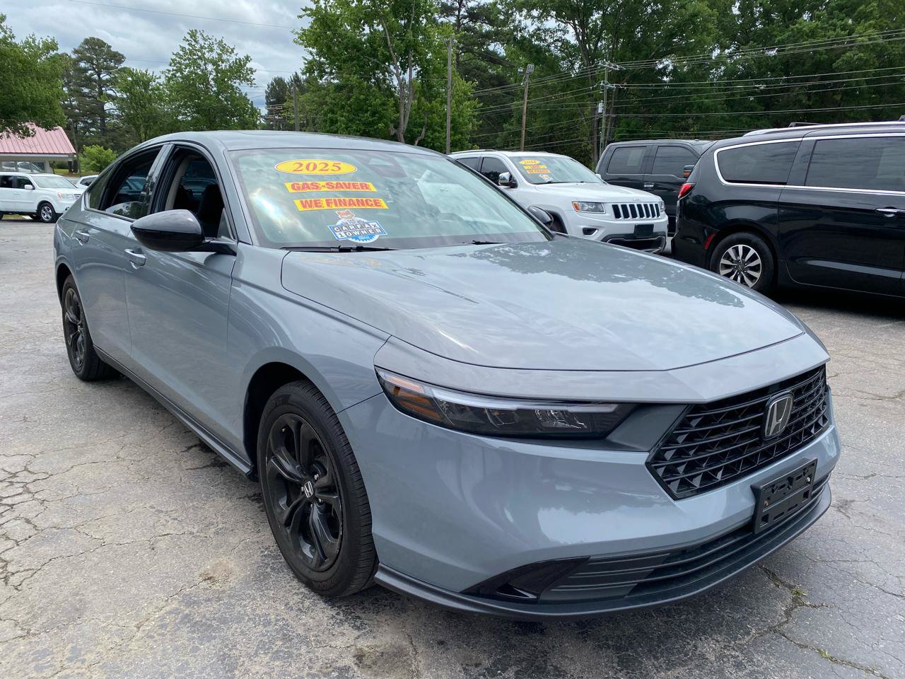 Used 2025 Honda Accord SE image 3