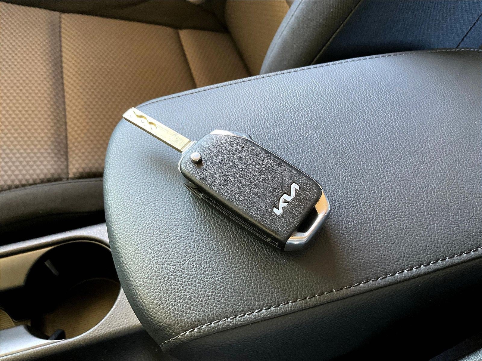 Used 2023 Kia Soul LX w/ LX Technology Package FWD image 31
