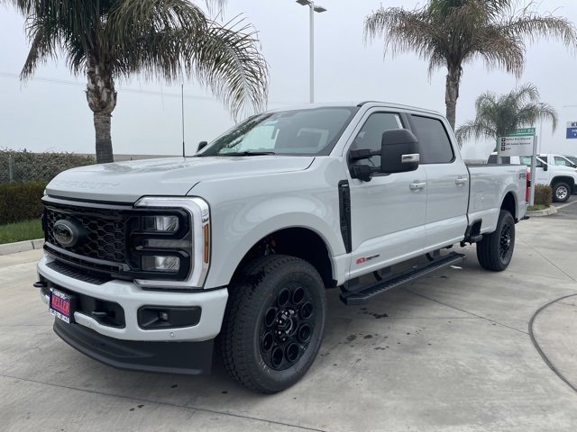 New 2026 Ford F350 Lariat w/ Black Appearance Package