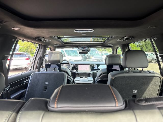 Used 2025 Jeep Grand Wagoneer Series III w/ Rear Seat Video Group 1 AWD/4WD image 34