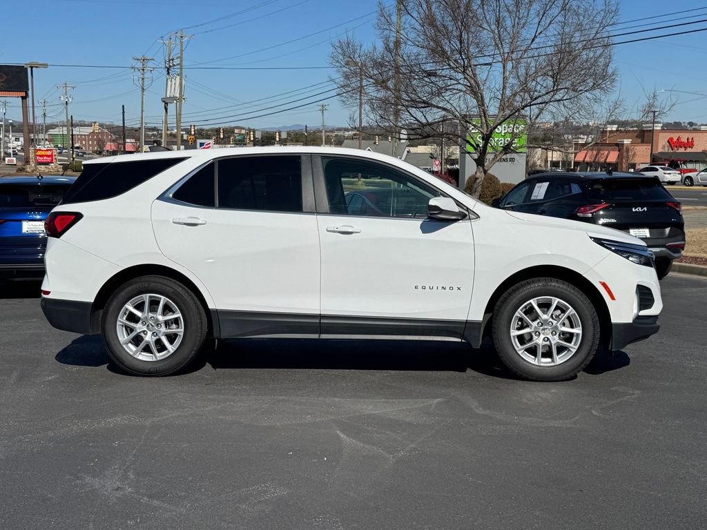 Used 2024 Chevrolet Equinox LT image 2
