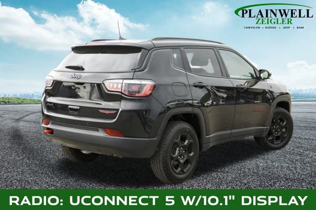 Used 2023 Jeep Compass Trailhawk image 3