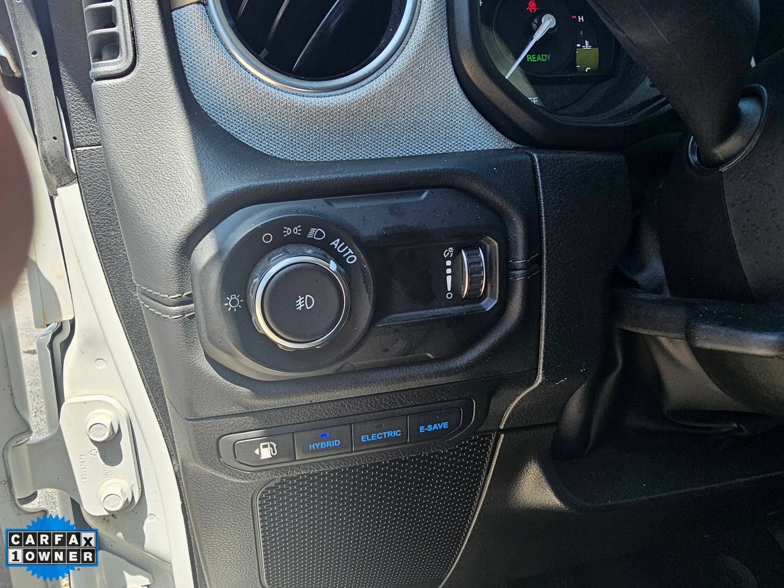 Used 2024 Jeep Wrangler Unlimited Sahara AWD/4WD image 15