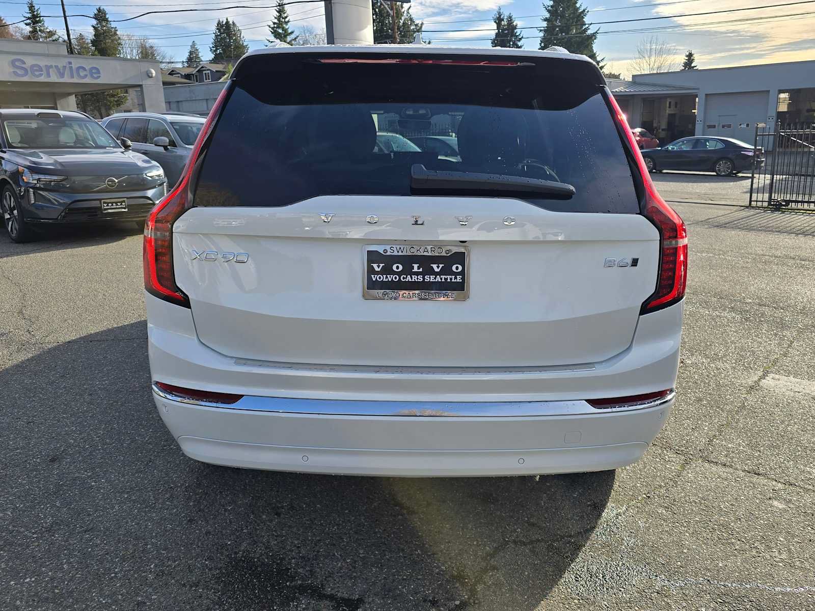 New 2026 Volvo XC90 B6 Plus w/ Protection Package Premier AWD/4WD image 5