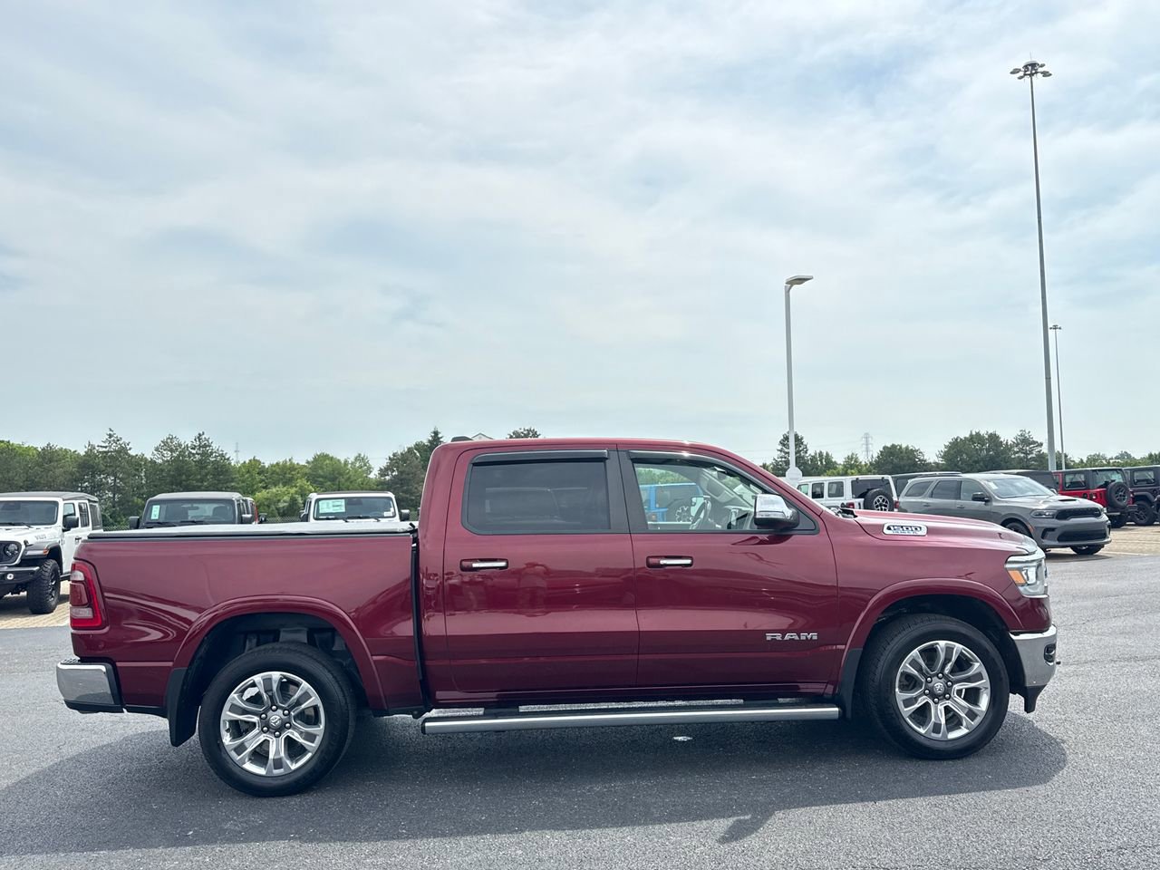 Used 2022 RAM 1500 Laramie AWD/4WD image 2