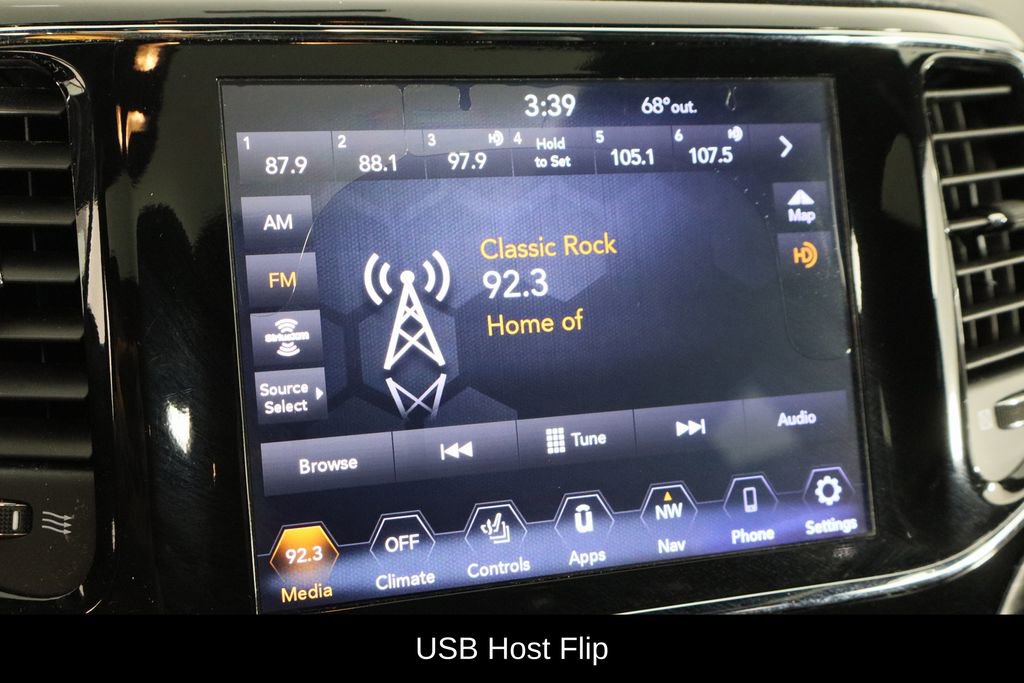 Used 2020 Jeep Grand Cherokee Altitude image 29