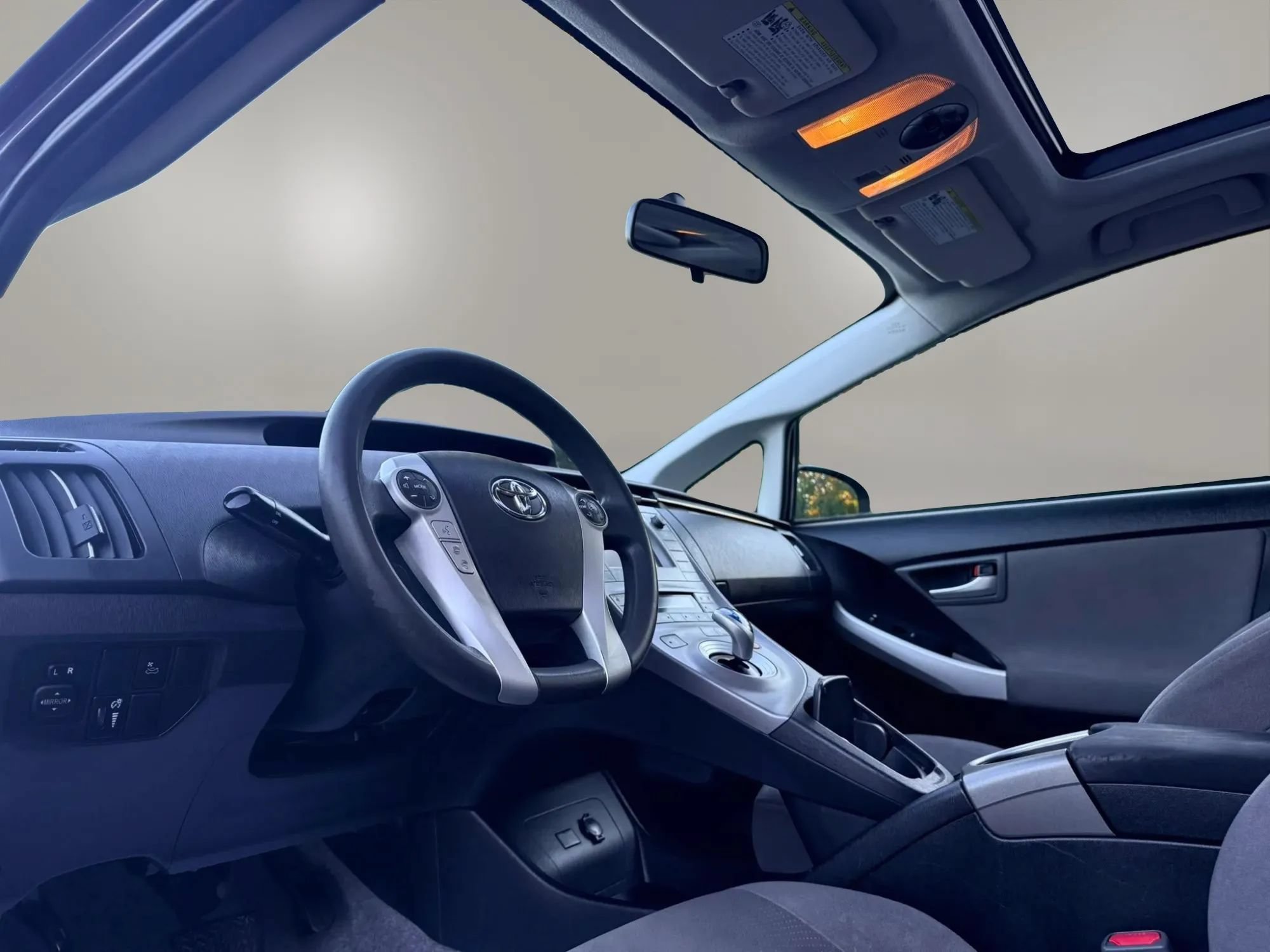 Used 2014 Toyota Prius Three w/ Solar Roof Package FWD image 10
