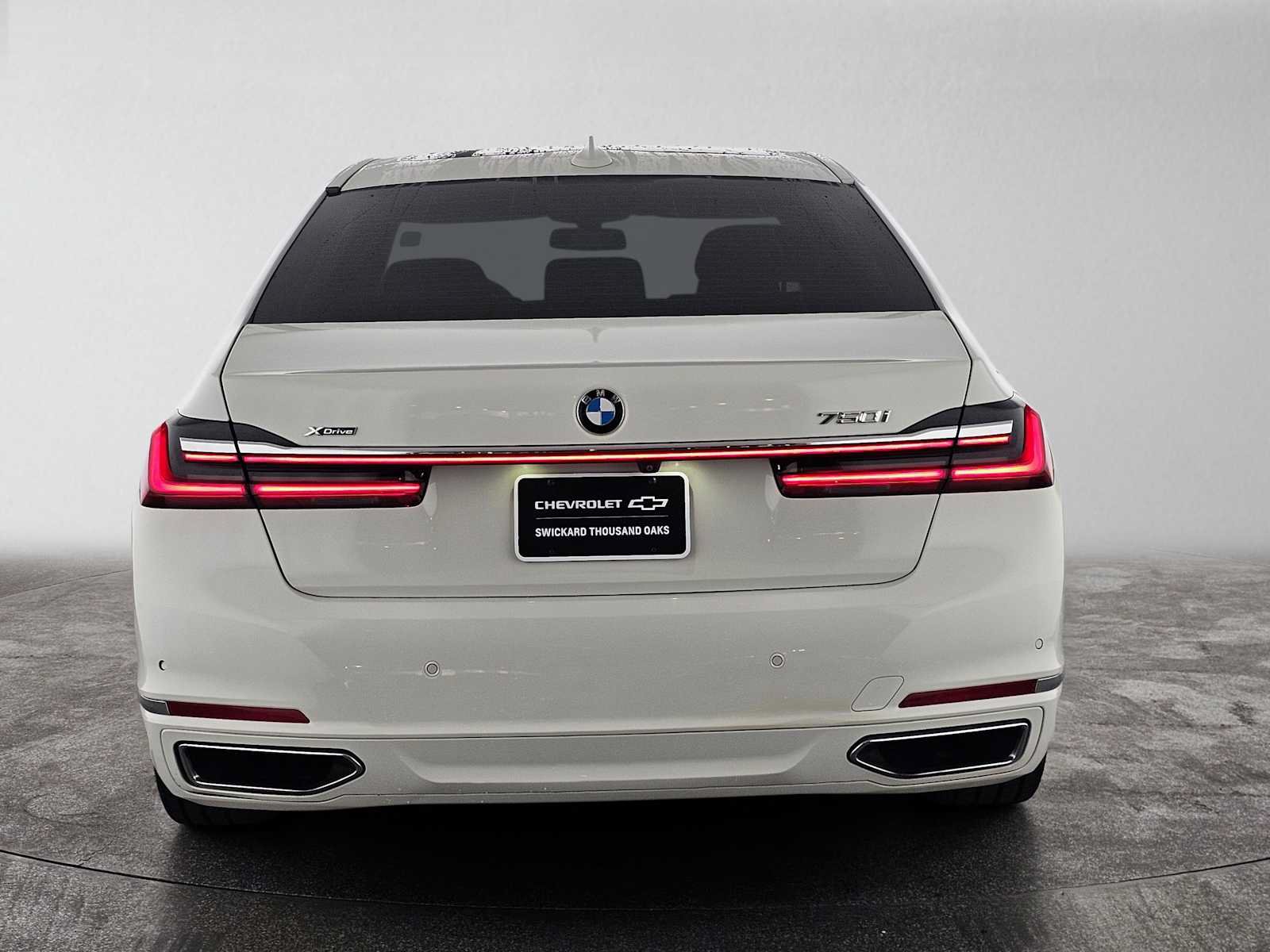 Used 2022 BMW 750i xDrive AWD/4WD image 4