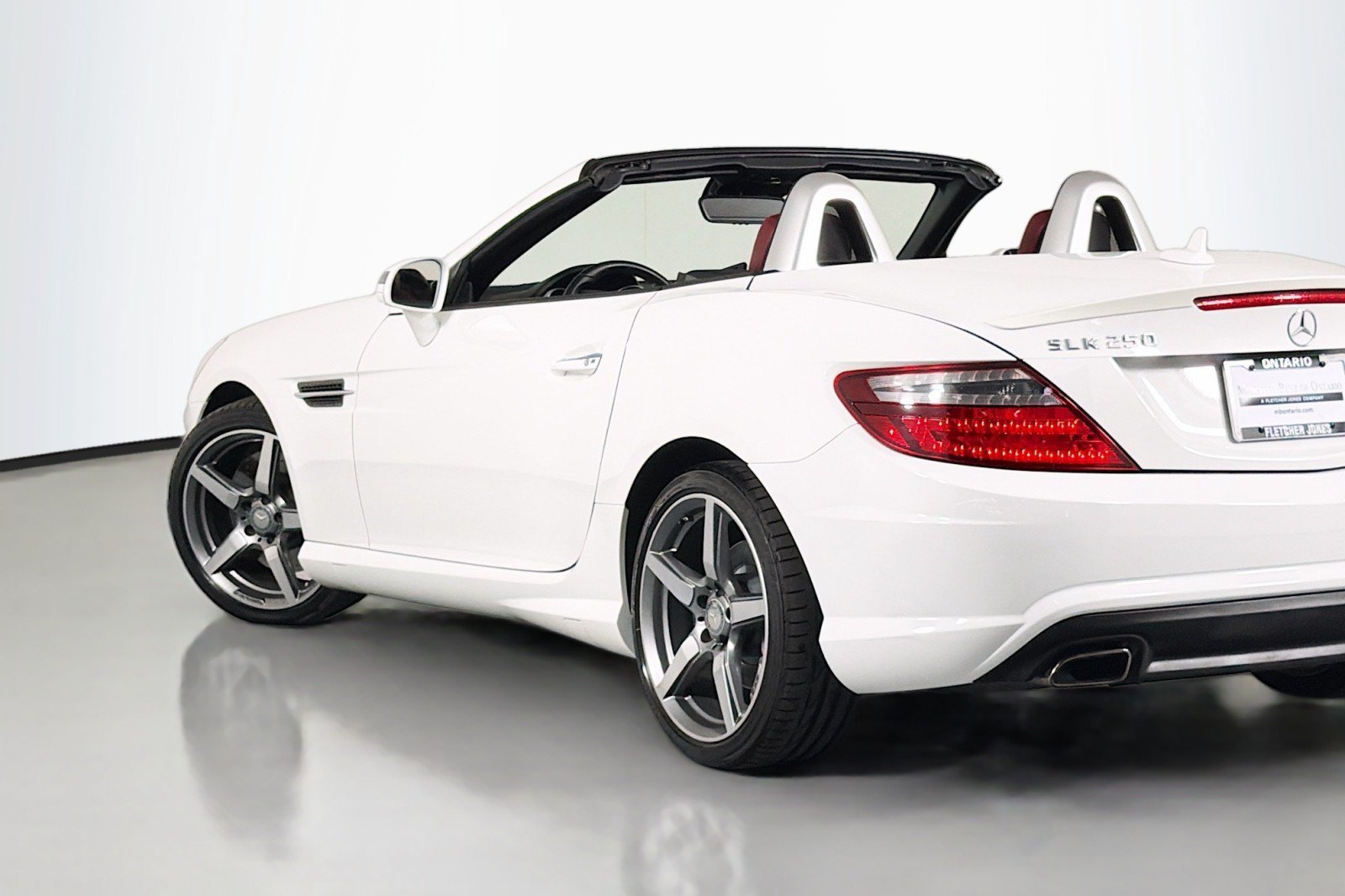 Used 2015 Mercedes-Benz SLK 250 image 15