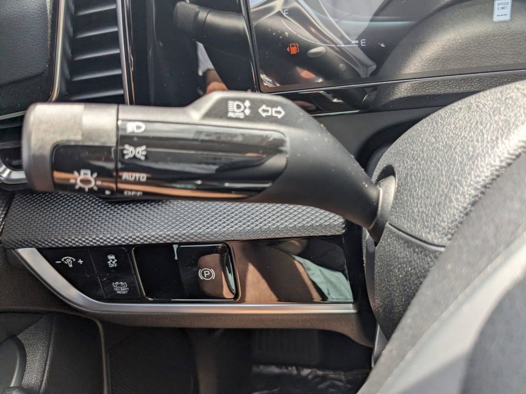 Used 2024 Kia Sportage LX image 27