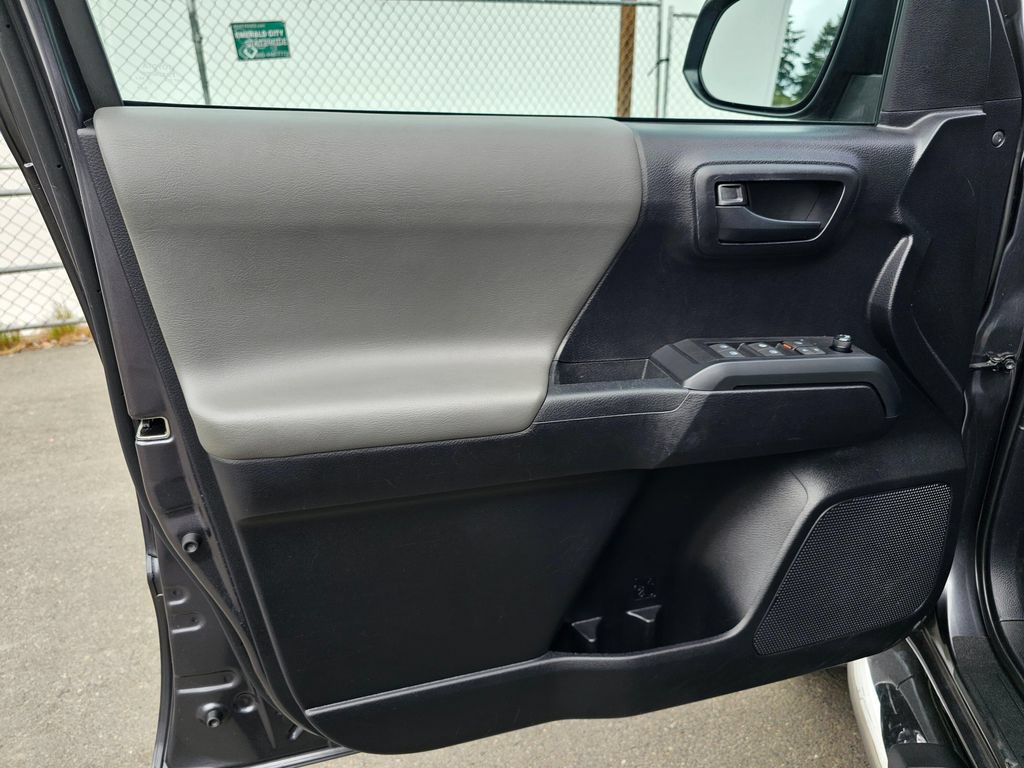 Used 2020 Toyota Tacoma SR AWD/4WD image 21