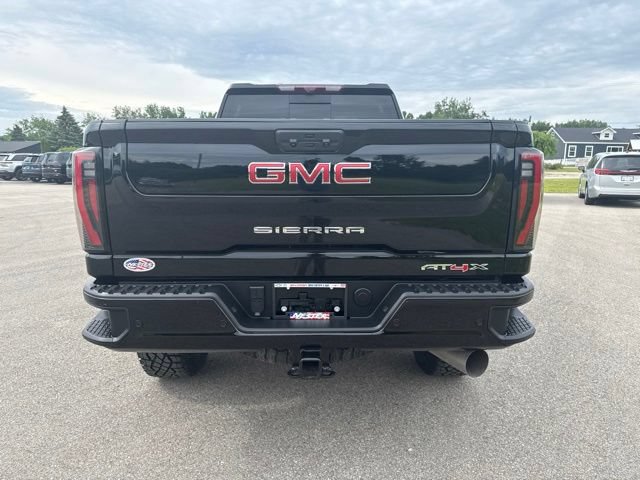 Used 2024 GMC Sierra 2500 AT4X AWD/4WD image 4