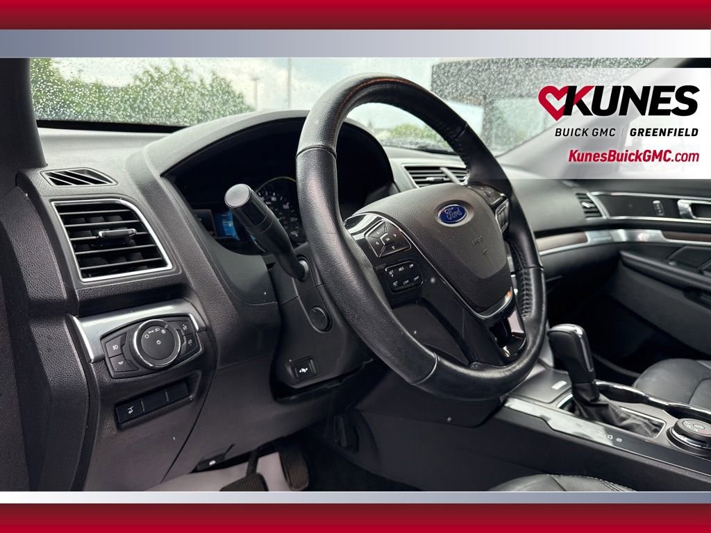Used 2017 Ford Explorer Limited w/ Equipment Group 301A AWD/4WD image 11