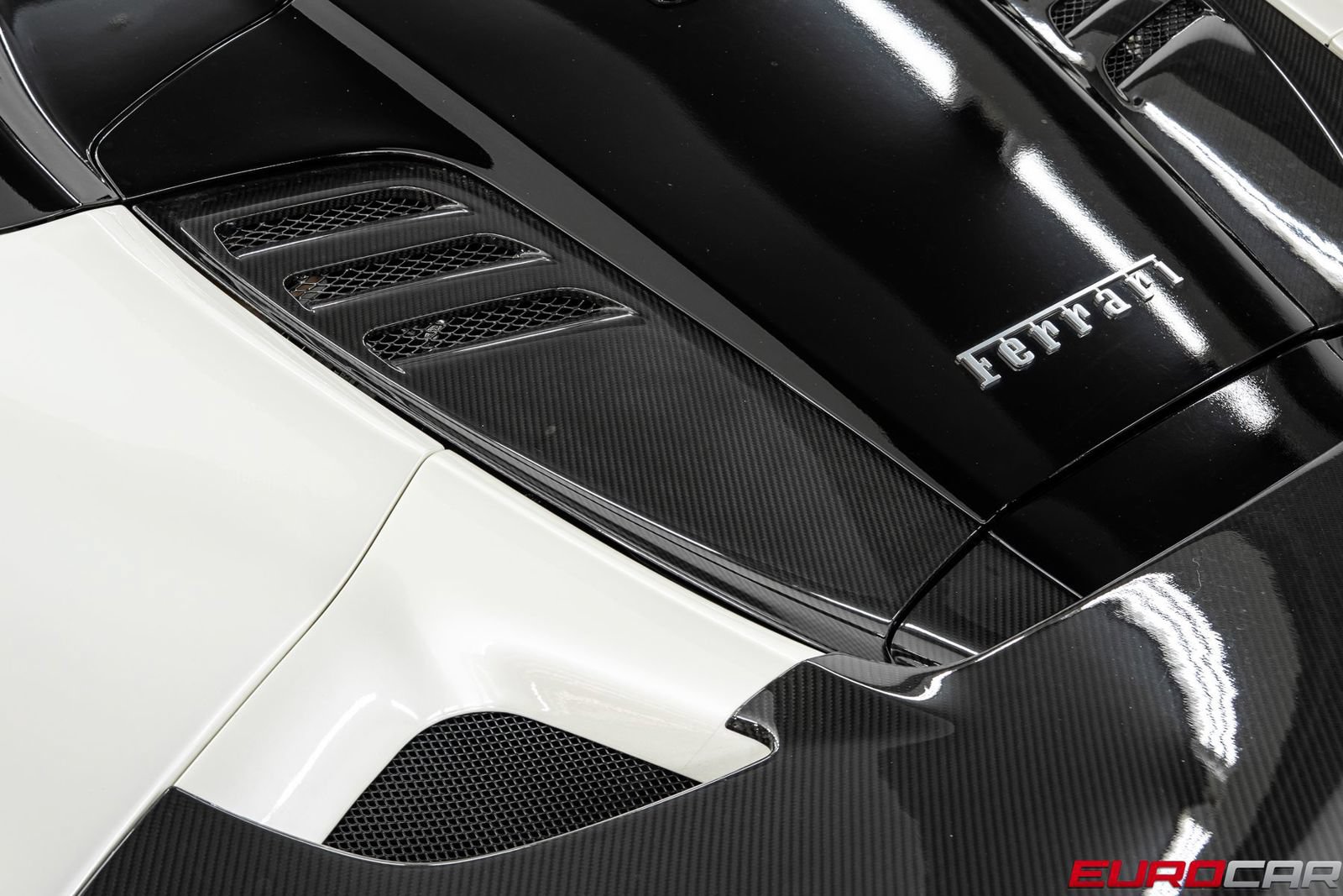 Used 2021 Ferrari F8 Tributo RWD image 28