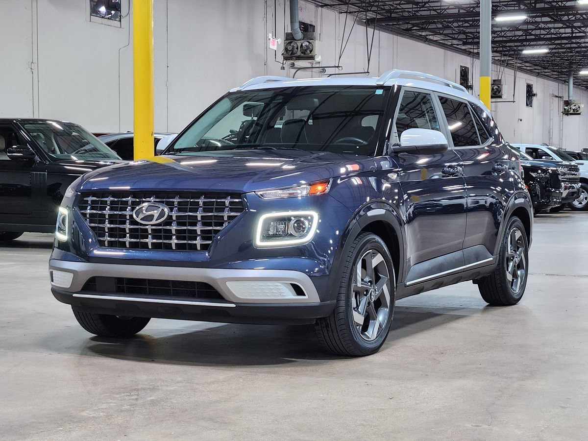 Used 2021 Hyundai Venue FWD image 4