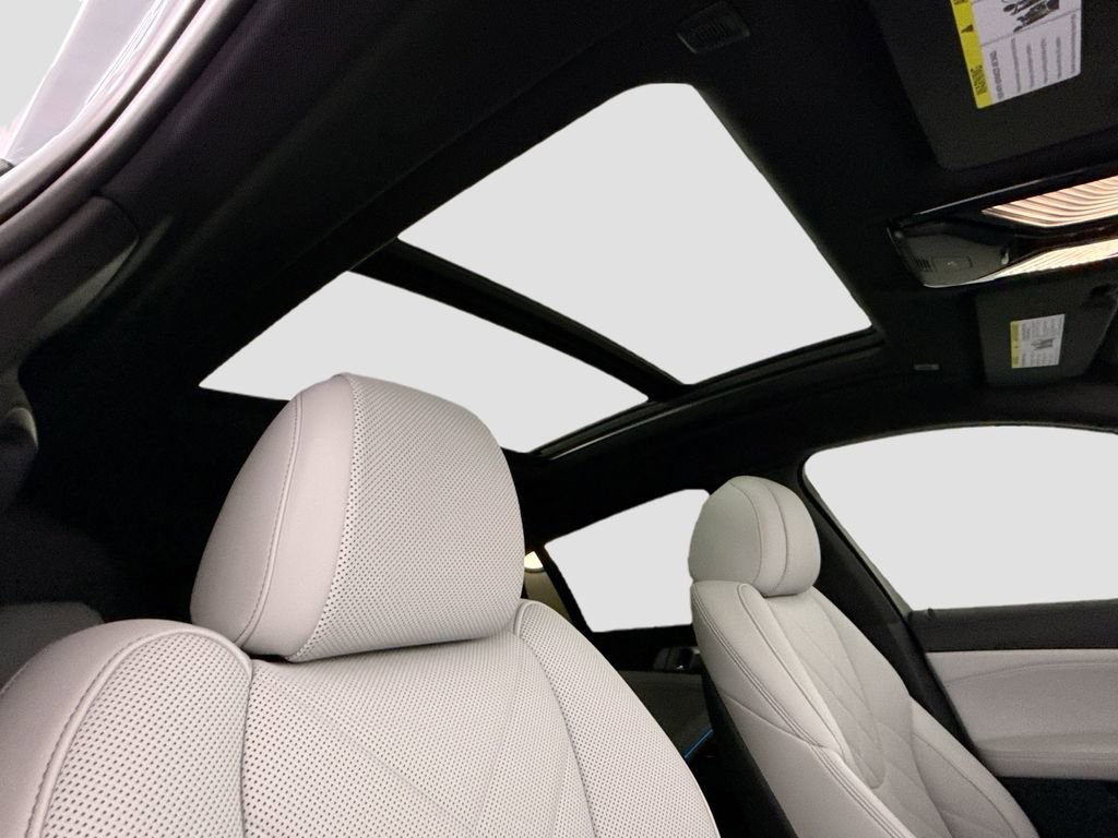 Used 2024 BMW X6 xDrive40i w/ Premium Package image 19
