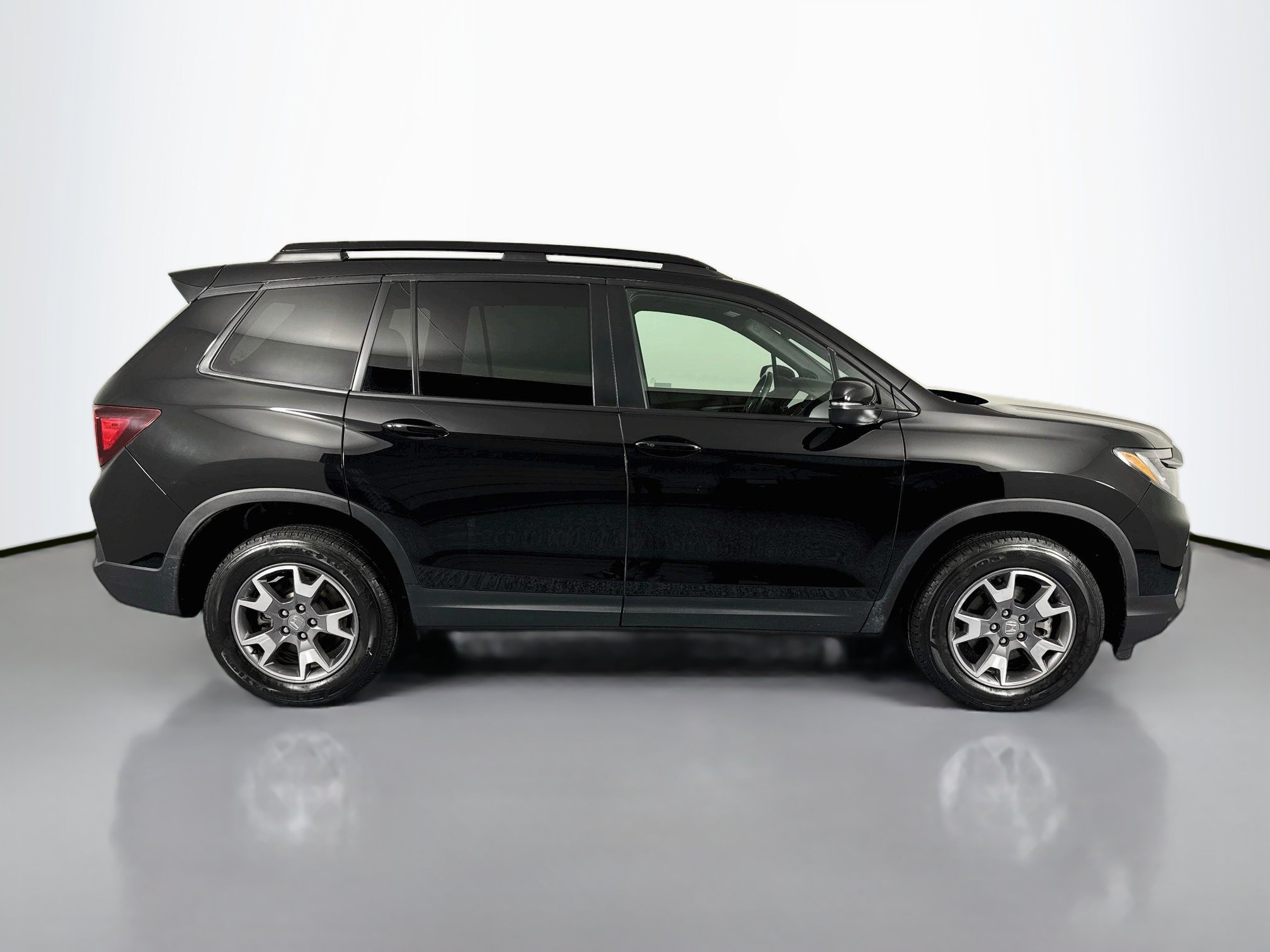 Certified 2023 Honda Passport TrailSport image 4