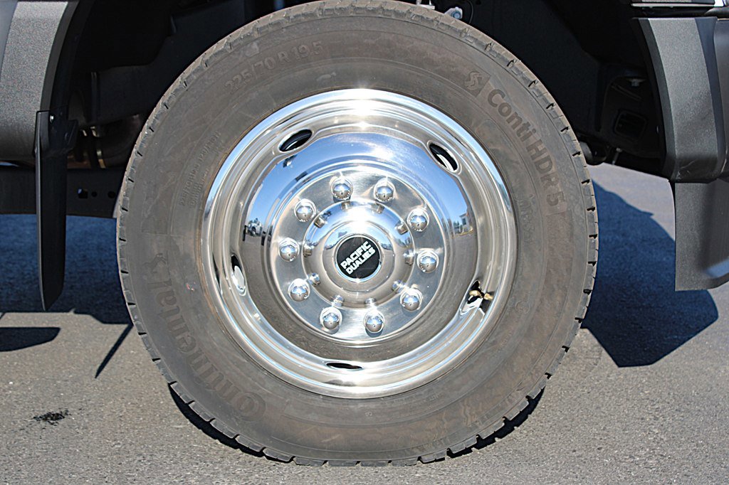 Used 2024 Ford F550 4x4 Regular Cab Super Duty image 27