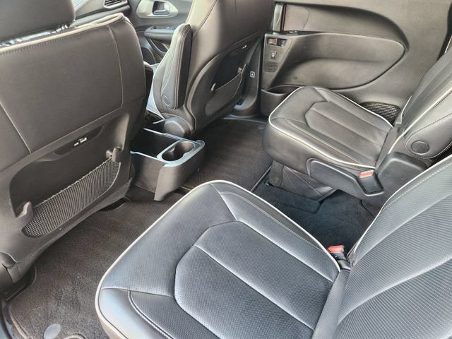 Certified 2023 Chrysler Pacifica Limited w/ S Appearance Package AWD/4WD image 31