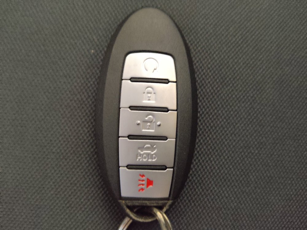Used 2020 Nissan Versa SR FWD image 32