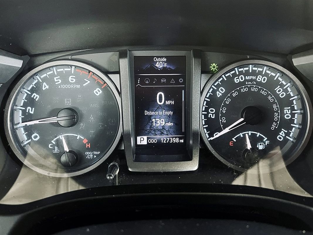 Used 2017 Toyota Tacoma TRD Off-Road image 10