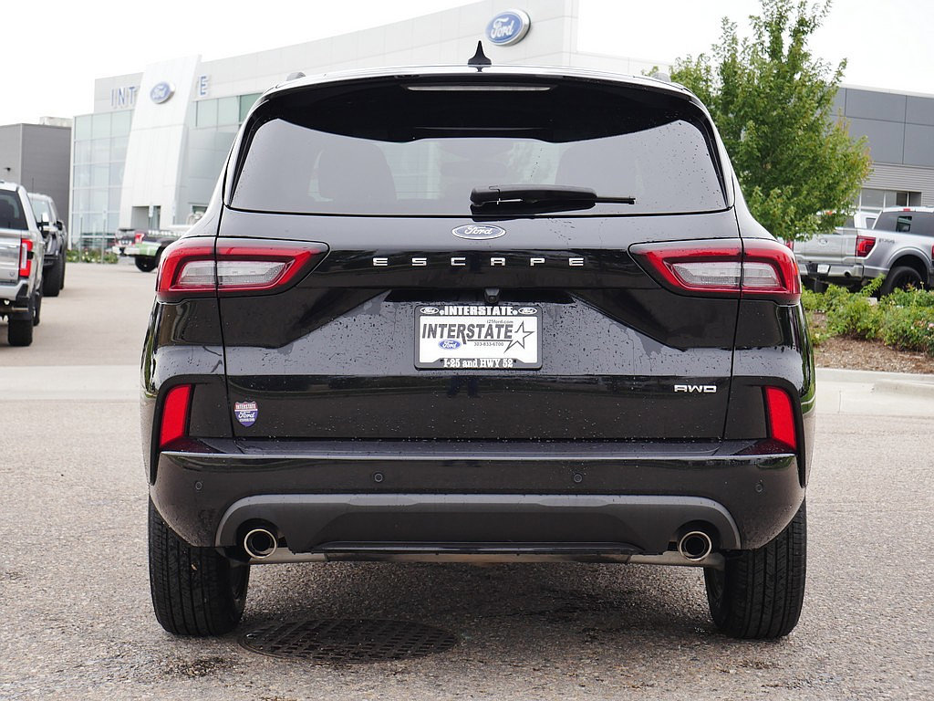 Used 2024 Ford Escape ST-Line w/ Tech Pack #1 AWD/4WD image 5