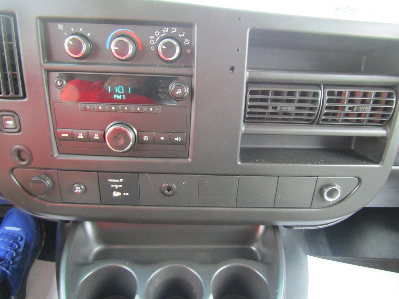 Used 2011 Chevrolet Express 2500 w/ Cold Climate Package image 10