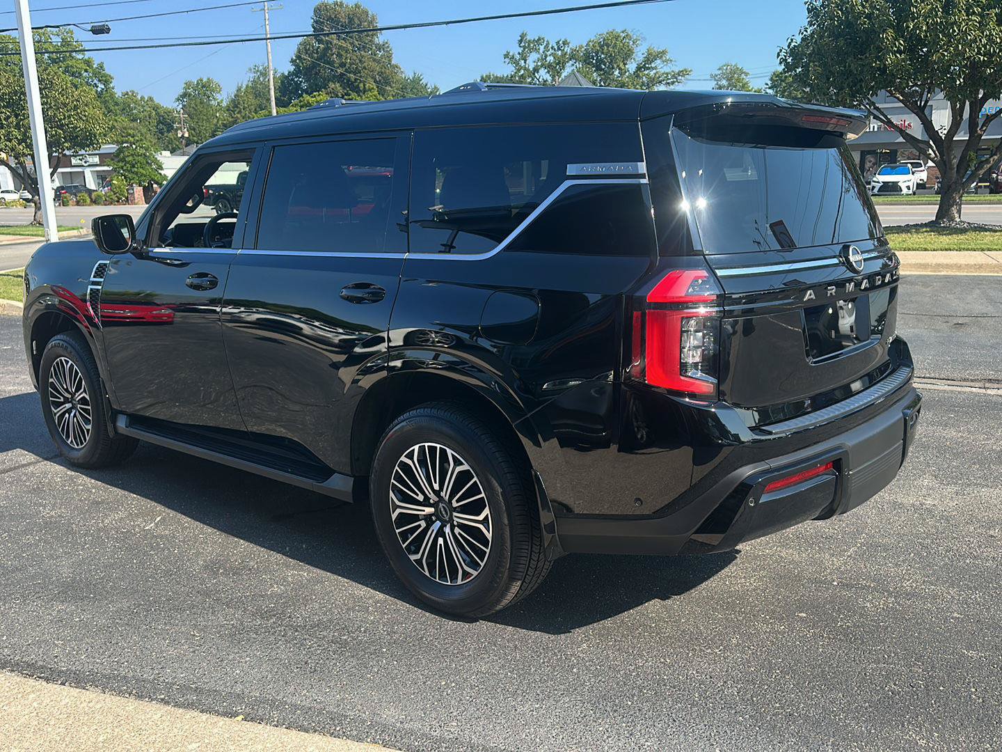 Used 2025 Nissan Armada Platinum w/ Convenience Package AWD/4WD image 5