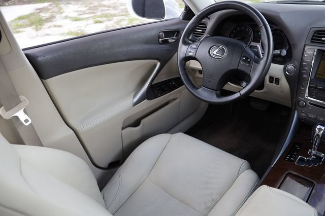 Used 2010 Lexus IS 250 w/ Preferred Accessory Package RWD image 24